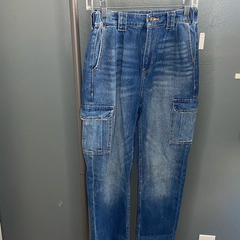 NWT American Eagle Cargo Mom Jeans